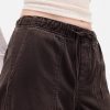 Pantaloni larghi facili a vita media Pantaloni larghi facili a vita media