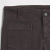Pantaloni lunghi e attillati in twill a vita bassa Pantaloni lunghi e attillati in twill a vita bassa