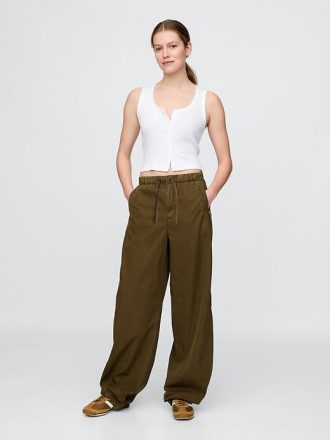 Pantaloni paracadute a vita media