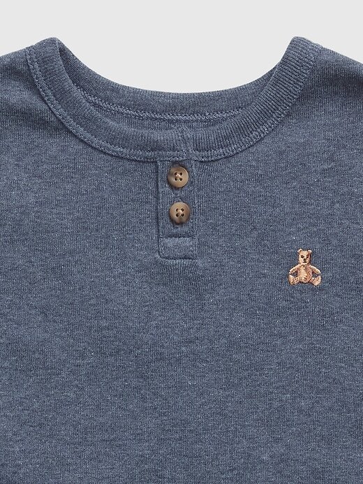Pigiama Henley in cotone biologico per neonati e bambini piccoli Pigiama Henley in cotone biologico per neonati e bambini piccoli