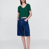 T-shirt corta con scollo a V in misto lino T-shirt corta con scollo a V in misto lino