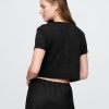 T-shirt corta con scollo a V in misto lino T-shirt corta con scollo a V in misto lino
