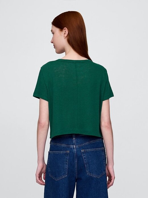 T-shirt corta con scollo a V in misto lino T-shirt corta con scollo a V in misto lino