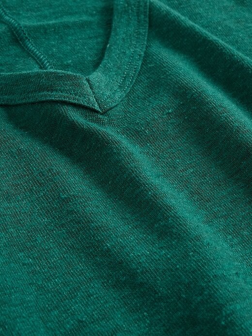 T-shirt corta con scollo a V in misto lino T-shirt corta con scollo a V in misto lino