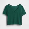 T-shirt corta con scollo a V in misto lino T-shirt corta con scollo a V in misto lino