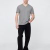 T-shirt in jersey di cotone con scollo a V T-shirt in jersey di cotone con scollo a V