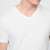 T-shirt in jersey di cotone con scollo a V T-shirt in jersey di cotone con scollo a V