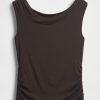 Top corto arricciato con spalle scoperte Top corto arricciato con spalle scoperte