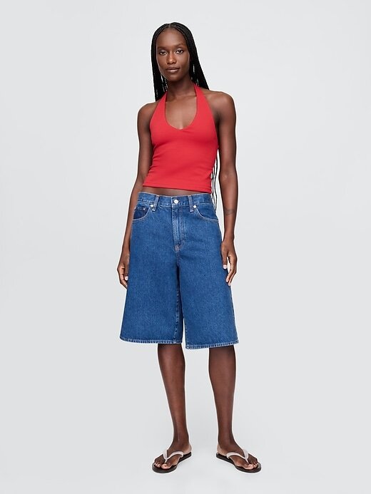 Top corto con scollo all’americana in maglia stretta Top corto con scollo all’americana in maglia stretta