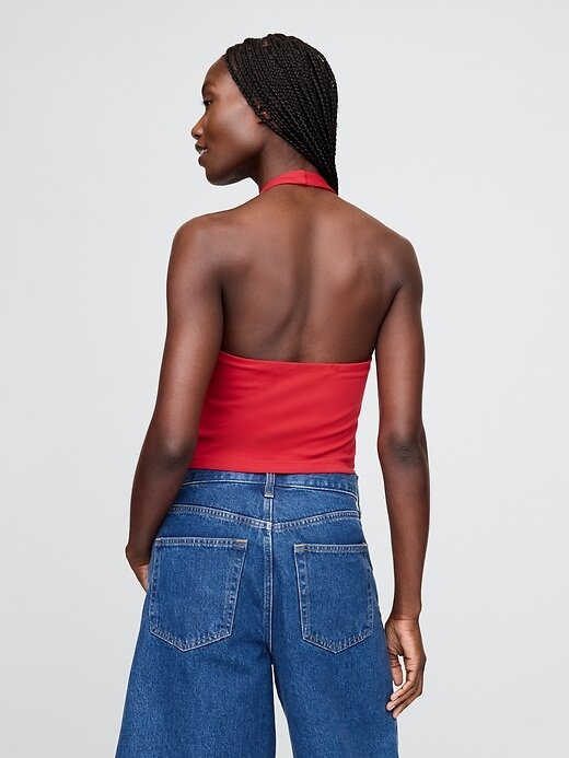 Top corto con scollo all’americana in maglia stretta Top corto con scollo all’americana in maglia stretta