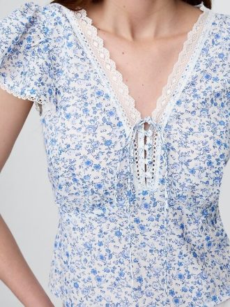 Top floreale con pizzo