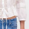 Top in voile con pizzo